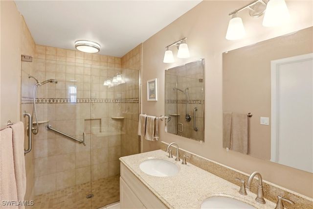 142 Old Tamiami TRL, Naples, FL 34110