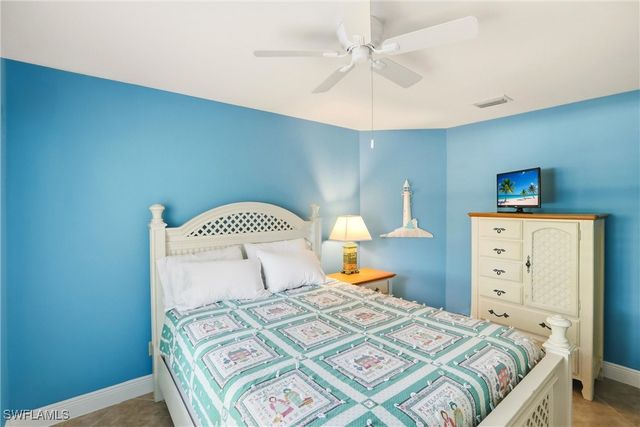 142 Old Tamiami TRL, Naples, FL 34110