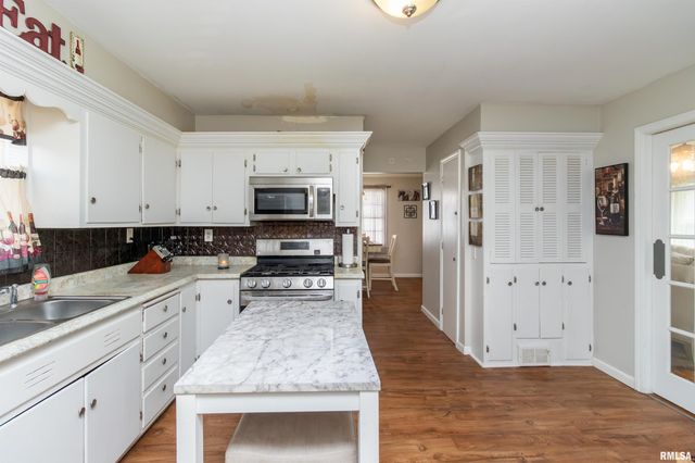 3119 N SHERWOOD Avenue, Peoria, IL 61604