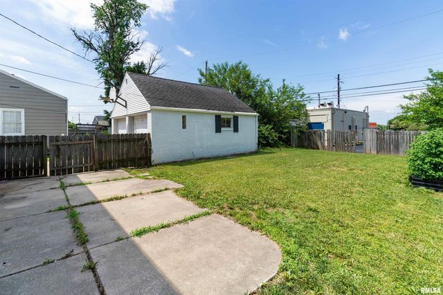 3119 N SHERWOOD Avenue, Peoria, IL 61604