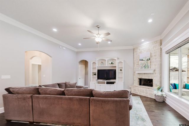 4239 Chapel Ridge, Tyler, TX 75707