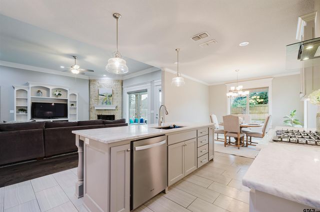 4239 Chapel Ridge, Tyler, TX 75707