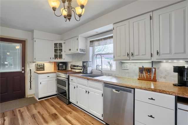 128 Mccaslin Rd, Scott Twp, PA 16101
