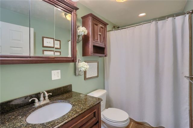 128 Mccaslin Rd, Scott Twp, PA 16101