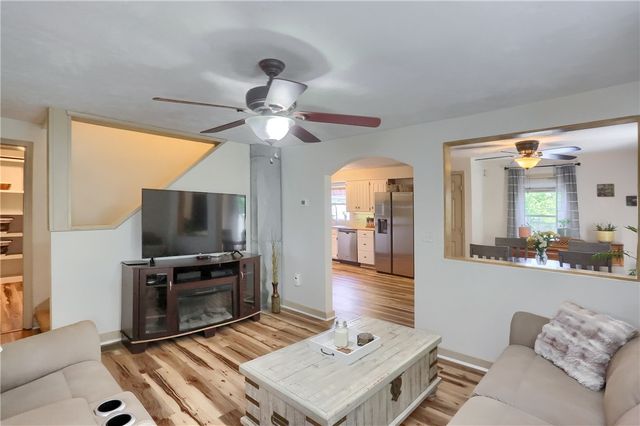 128 Mccaslin Rd, Scott Twp, PA 16101
