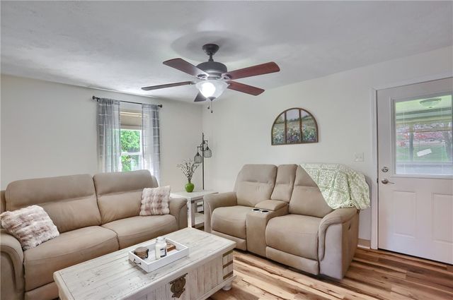 128 Mccaslin Rd, Scott Twp, PA 16101