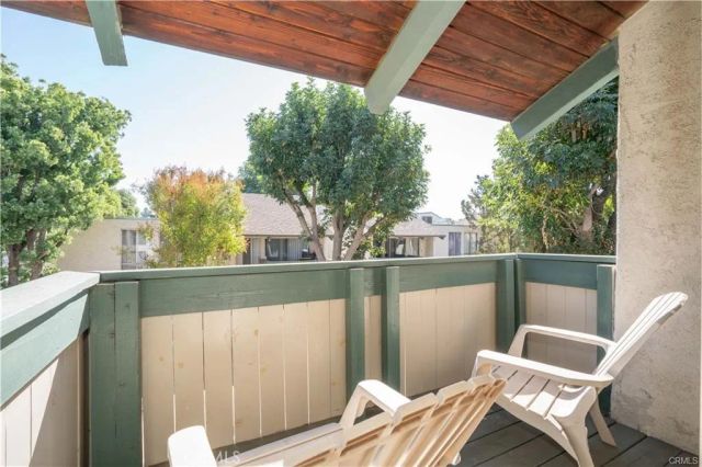 8601 International 228, Canoga Park, CA 91304