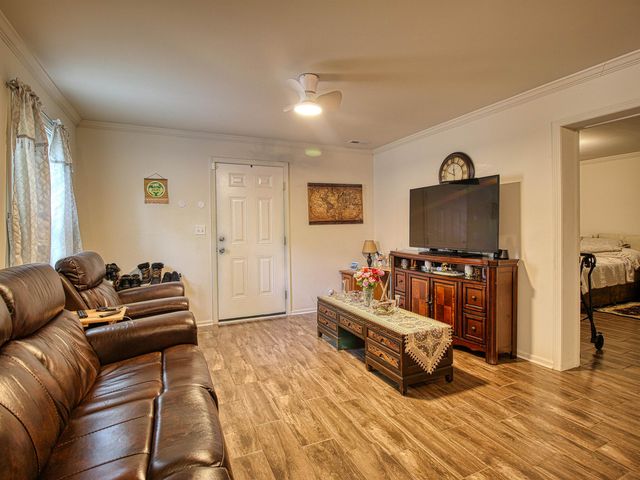 215 W James St., Mullins, SC 29574