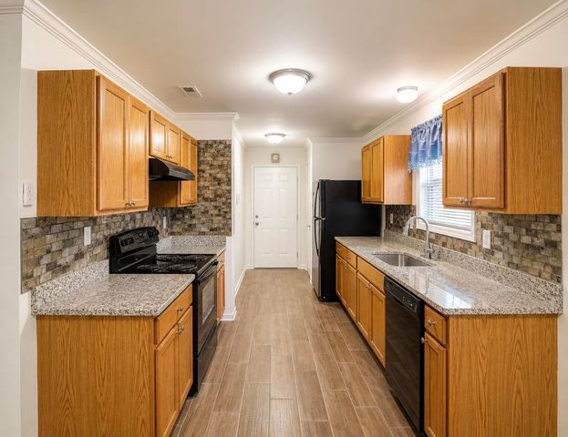 215 W James St., Mullins, SC 29574