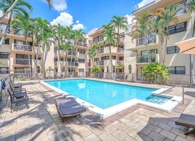 995 SW 84th Ave 223, Miami, FL 33144