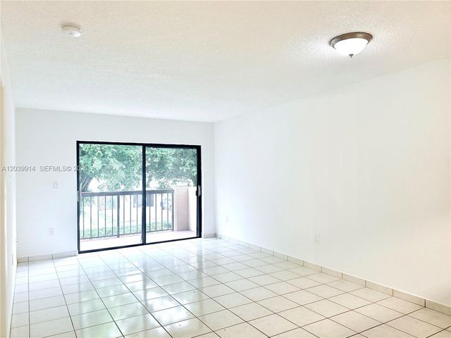 995 SW 84th Ave 223, Miami, FL 33144