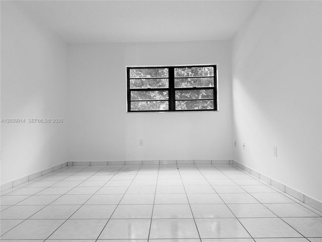 995 SW 84th Ave 223, Miami, FL 33144