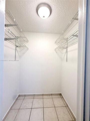 995 SW 84th Ave 223, Miami, FL 33144