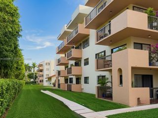 995 SW 84th Ave 223, Miami, FL 33144