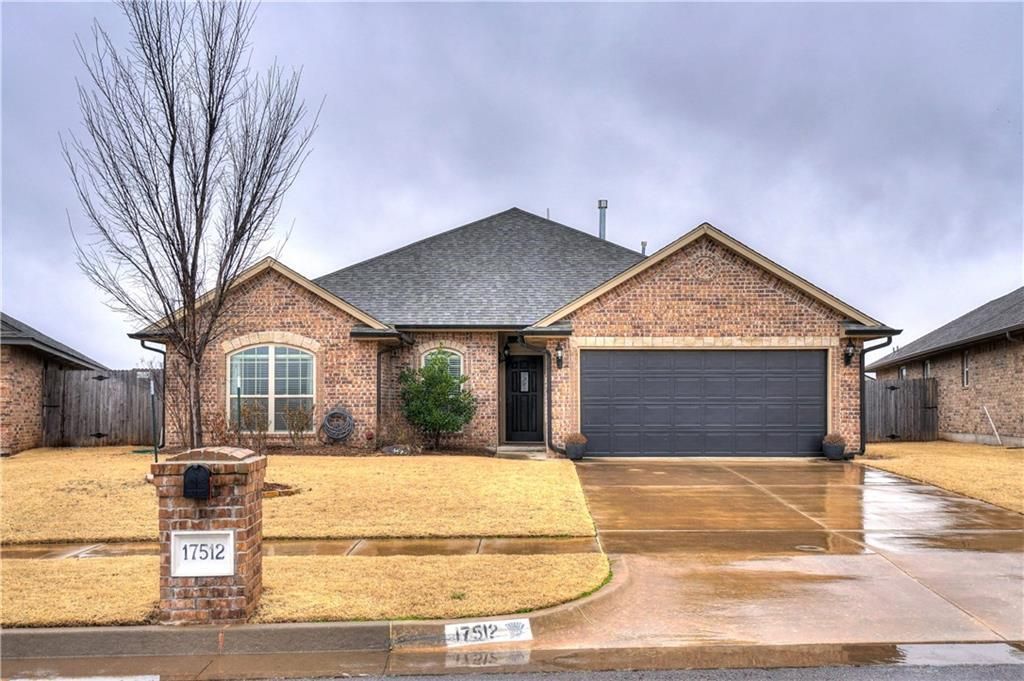 Image 1 of property listing at 17512 Red Tailed Hawk Way, Edmond, OK 73012