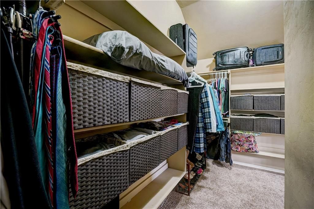 Image 23 of property listing at 17512 Red Tailed Hawk Way, Edmond, OK 73012