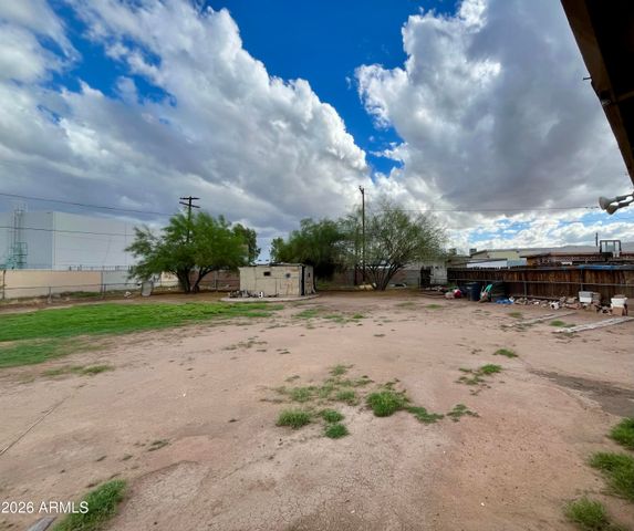 323 N 38TH Avenue, Phoenix, AZ 85009