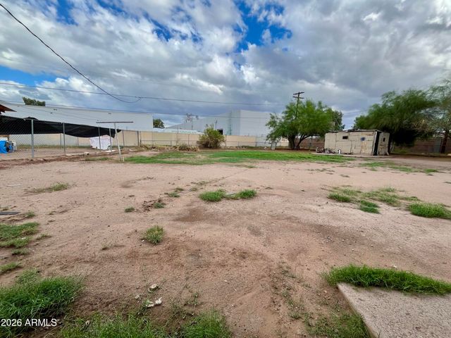323 N 38TH Avenue, Phoenix, AZ 85009