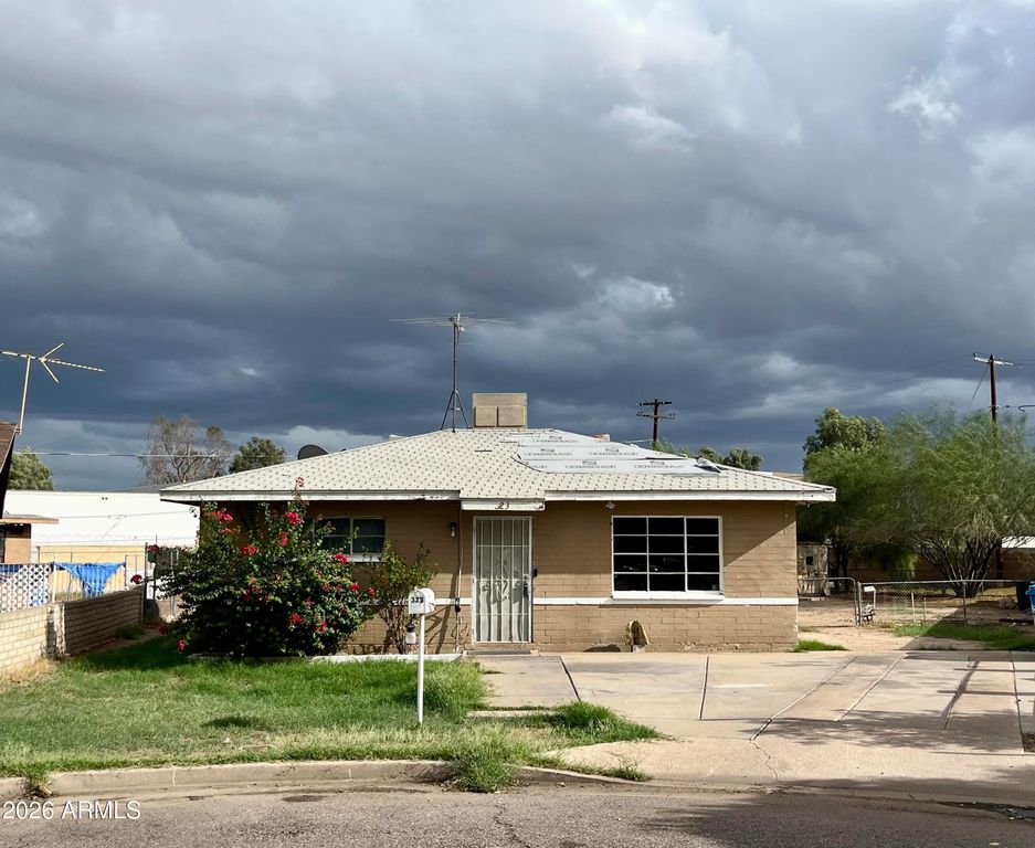 323 N 38TH Avenue, Phoenix, AZ 85009