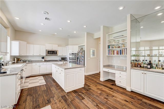 8901 Robinson Ridge Drive, Las Vegas, NV 89117