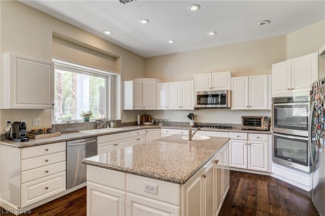 8901 Robinson Ridge Drive, Las Vegas, NV 89117