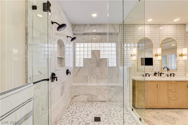 8901 Robinson Ridge Drive, Las Vegas, NV 89117