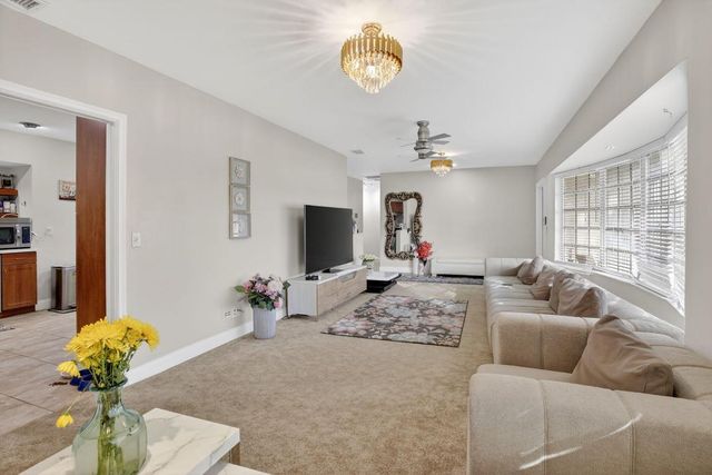 5507 Mckinley Street, Hollywood, FL 33021