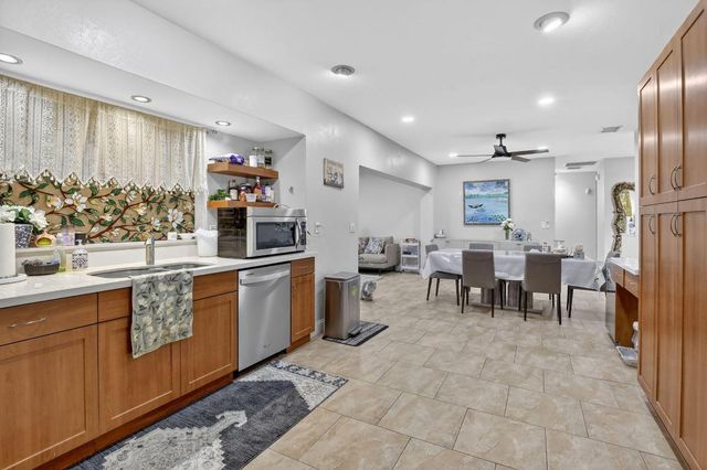 5507 Mckinley Street, Hollywood, FL 33021