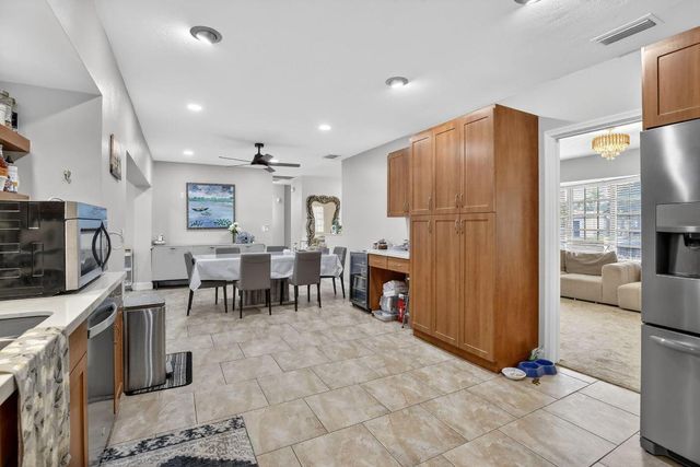 5507 Mckinley Street, Hollywood, FL 33021