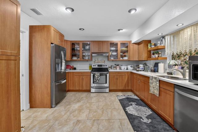 5507 Mckinley Street, Hollywood, FL 33021