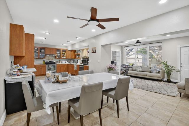 5507 Mckinley Street, Hollywood, FL 33021