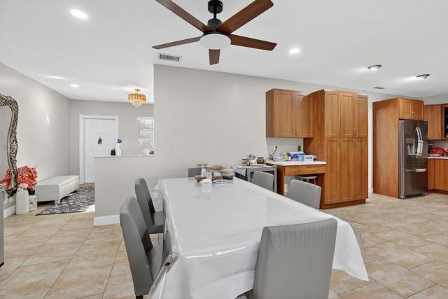 5507 Mckinley Street, Hollywood, FL 33021