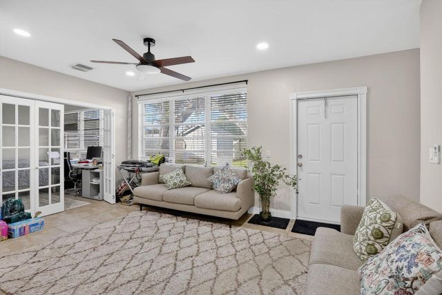 5507 Mckinley Street, Hollywood, FL 33021