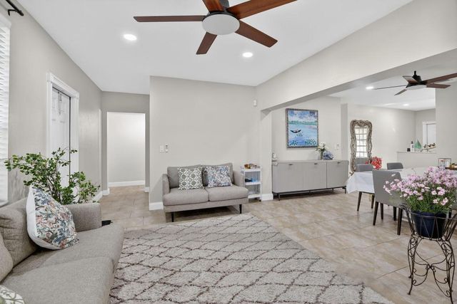 5507 Mckinley Street, Hollywood, FL 33021