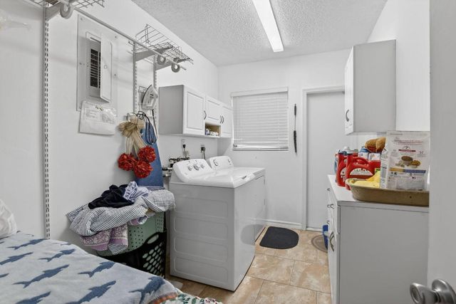 5507 Mckinley Street, Hollywood, FL 33021