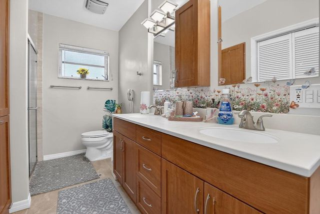 5507 Mckinley Street, Hollywood, FL 33021