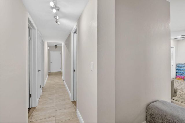 5507 Mckinley Street, Hollywood, FL 33021