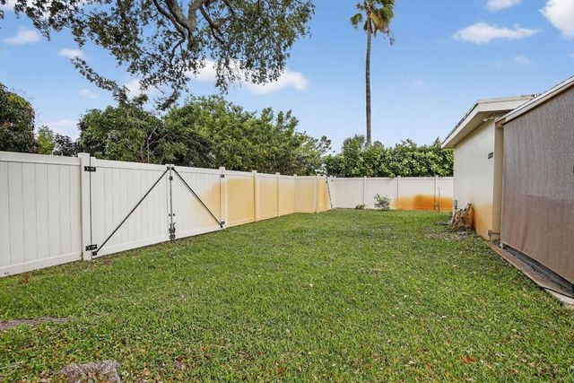5507 Mckinley Street, Hollywood, FL 33021