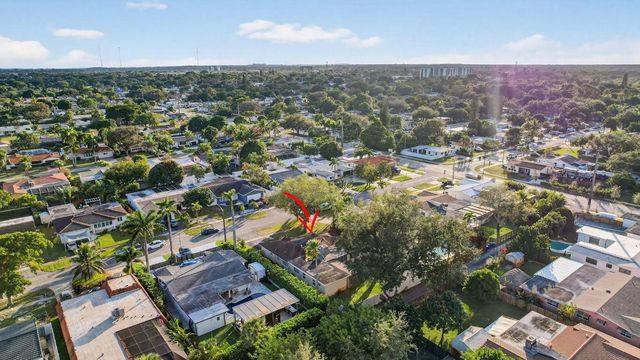 5507 Mckinley Street, Hollywood, FL 33021