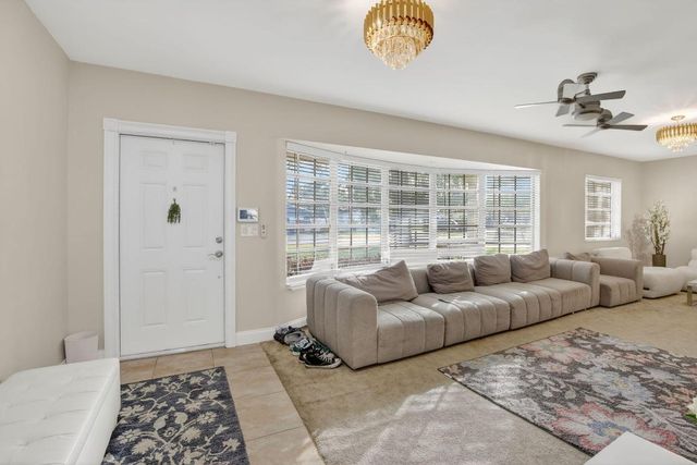 5507 Mckinley Street, Hollywood, FL 33021