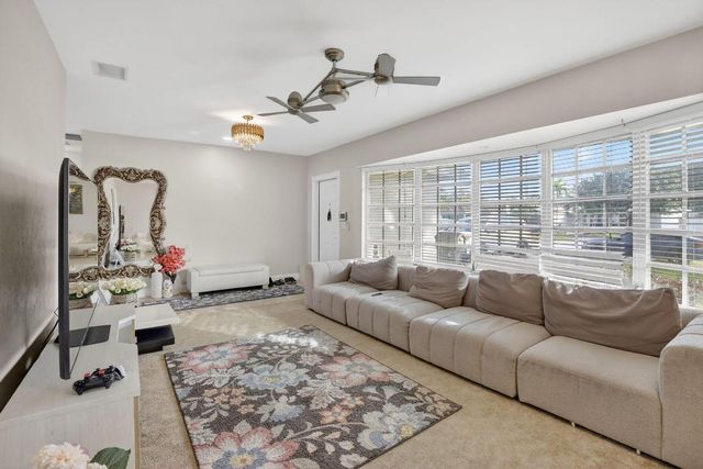 5507 Mckinley Street, Hollywood, FL 33021