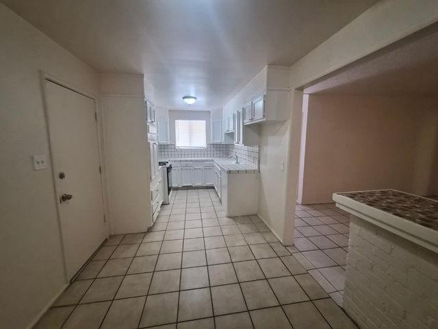 3436 N Lafayette Avenue, Fresno, CA 93705