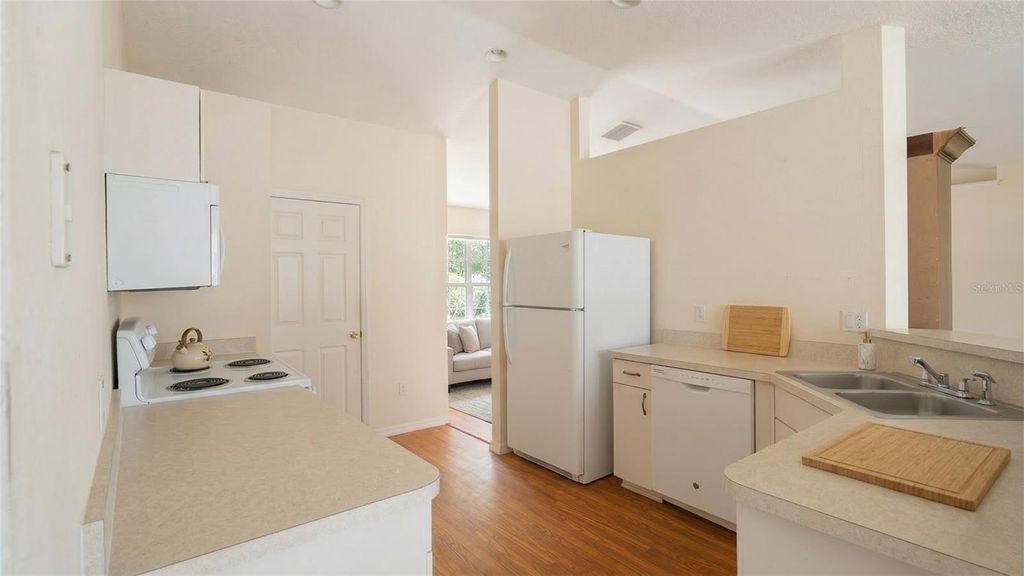 Image 6 of property listing at 7561 SW 82ND STREET, Ocala, FL 34476