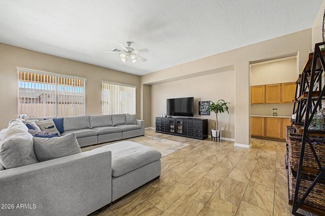 3293 E RED OAK Lane, Gilbert, AZ 85297