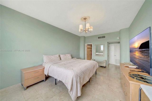 5005 Collins Ave PH02, Miami Beach, FL 33140