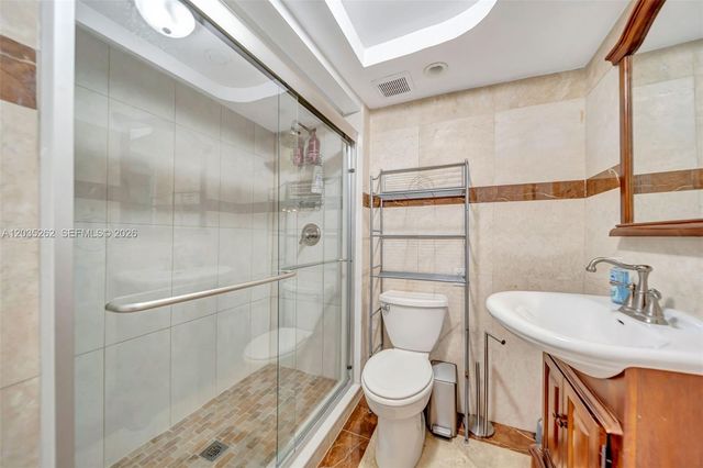 5005 Collins Ave PH02, Miami Beach, FL 33140