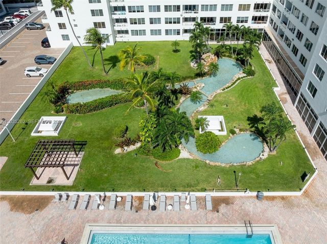 5005 Collins Ave PH02, Miami Beach, FL 33140