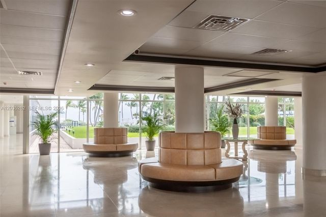 5005 Collins Ave PH02, Miami Beach, FL 33140