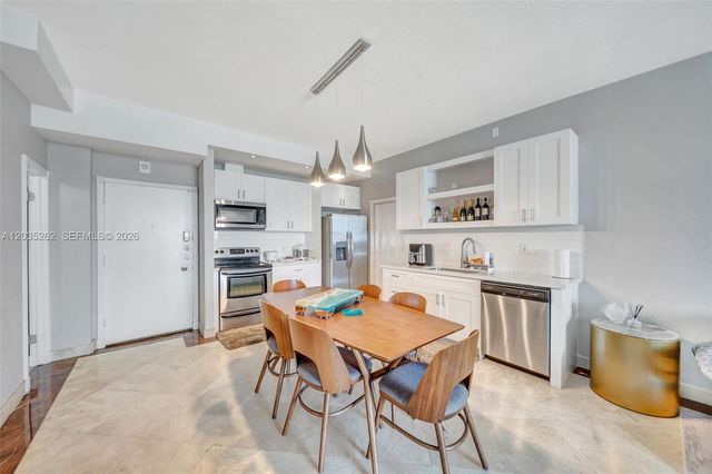 5005 Collins Ave PH02, Miami Beach, FL 33140