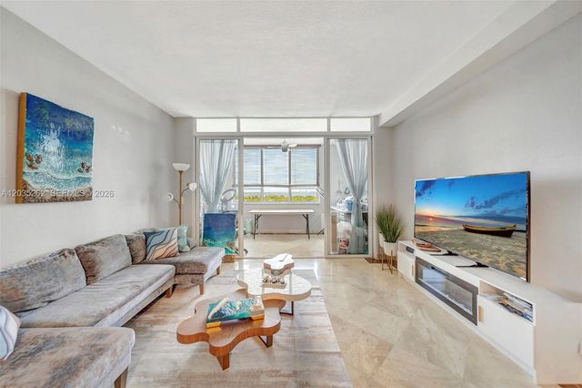 5005 Collins Ave PH02, Miami Beach, FL 33140